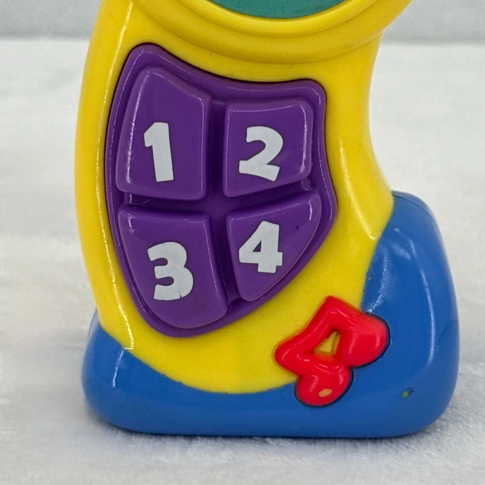 Vintage Playskool Fun Shakin' Phone Interactive Vibrating Ringing Toy Rare 2003